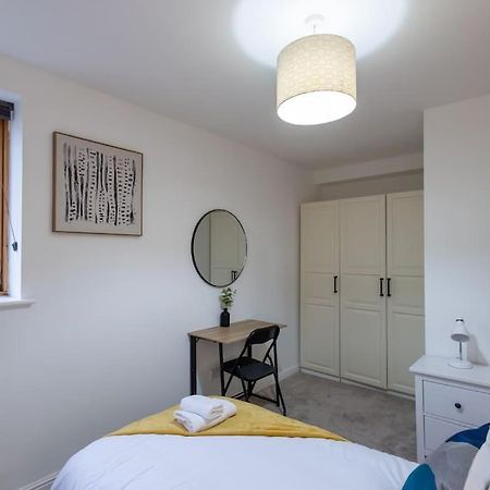 Morden London Apartment, By The Sea With Free Parking Ngoại thất bức ảnh