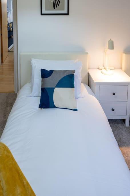 Morden London Apartment, By The Sea With Free Parking Ngoại thất bức ảnh