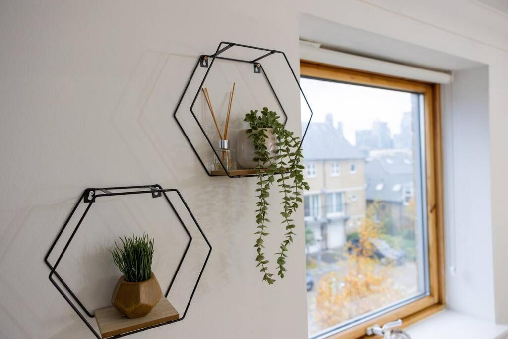 Morden London Apartment, By The Sea With Free Parking Ngoại thất bức ảnh